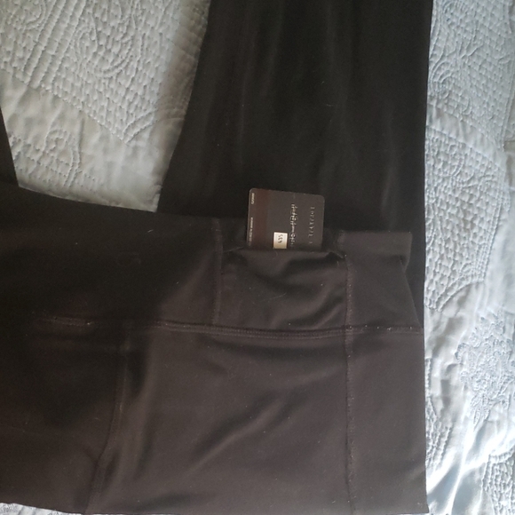 Yoga pants size small - Picture 3 of 3